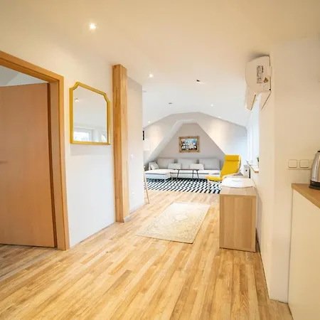 Apartment Fullhouse - - Premium Vdn4 *